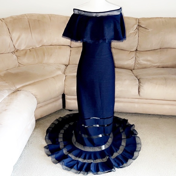 TADASHI SHOJI Tabora Off The Shoulder Gown - Picture 9 of 13